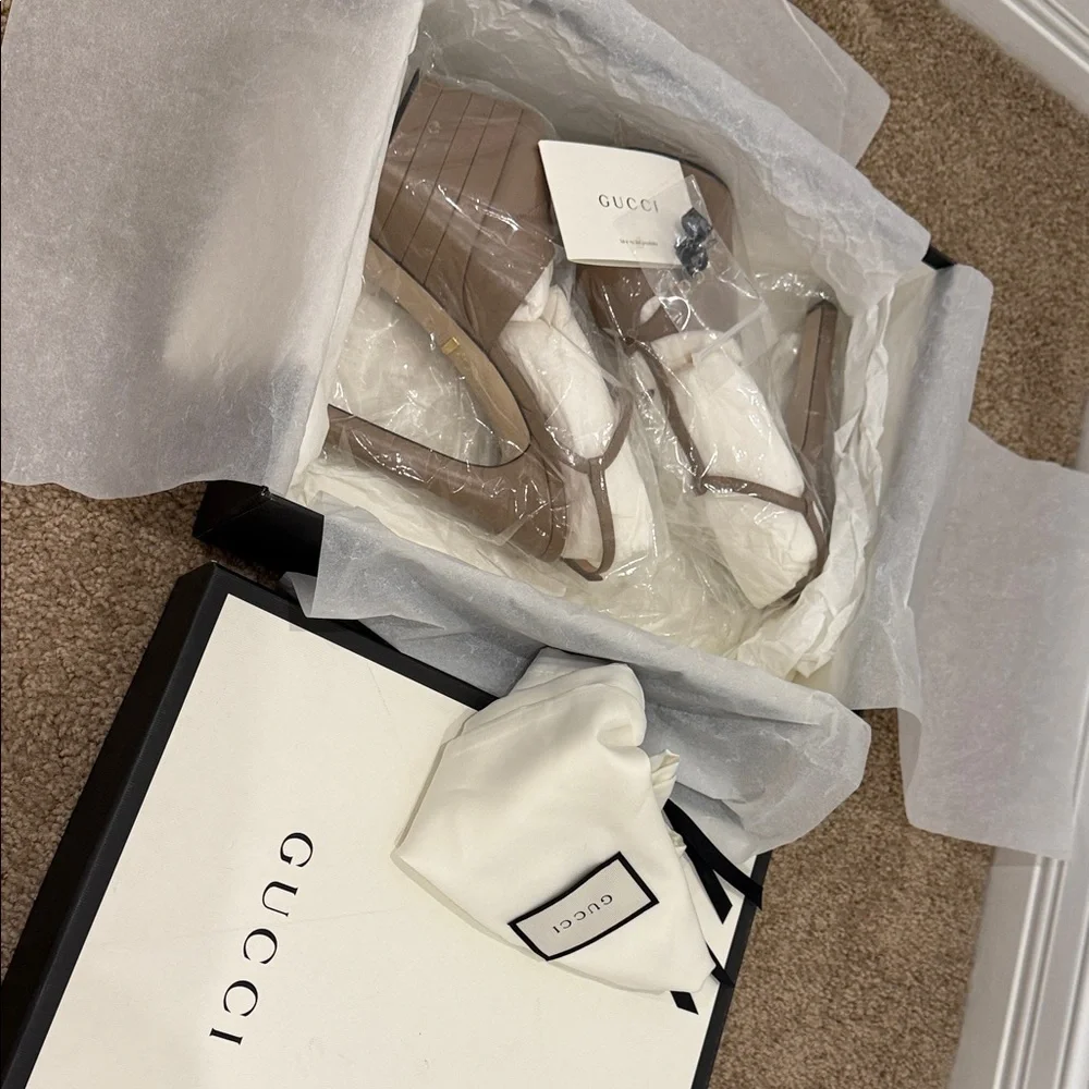 Gucci Taupe Leather Heels Size EU 37.5 Excellent Condition With Box